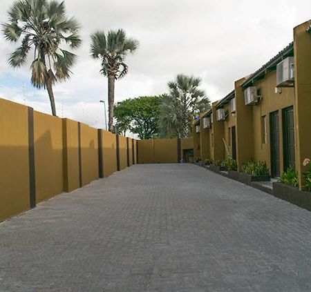 Ekamuti Town Lodge Oniihandi Exterior foto
