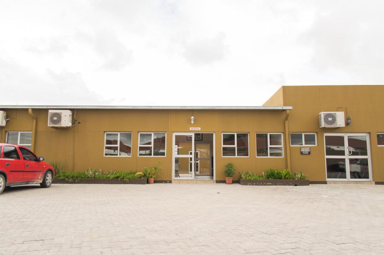 Ekamuti Town Lodge Oniihandi Exterior foto